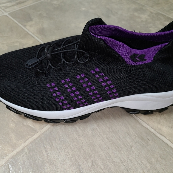 Walking shoes - Picture 8 of 8